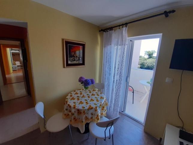 Family Apartment Garden And Sea Petrovac Εξωτερικό φωτογραφία